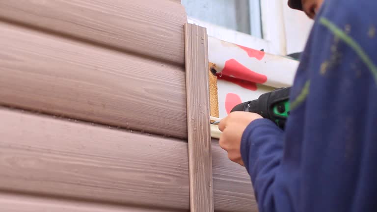 Best Siding Painting and Refinishing  in North Fond Du Lac, WI